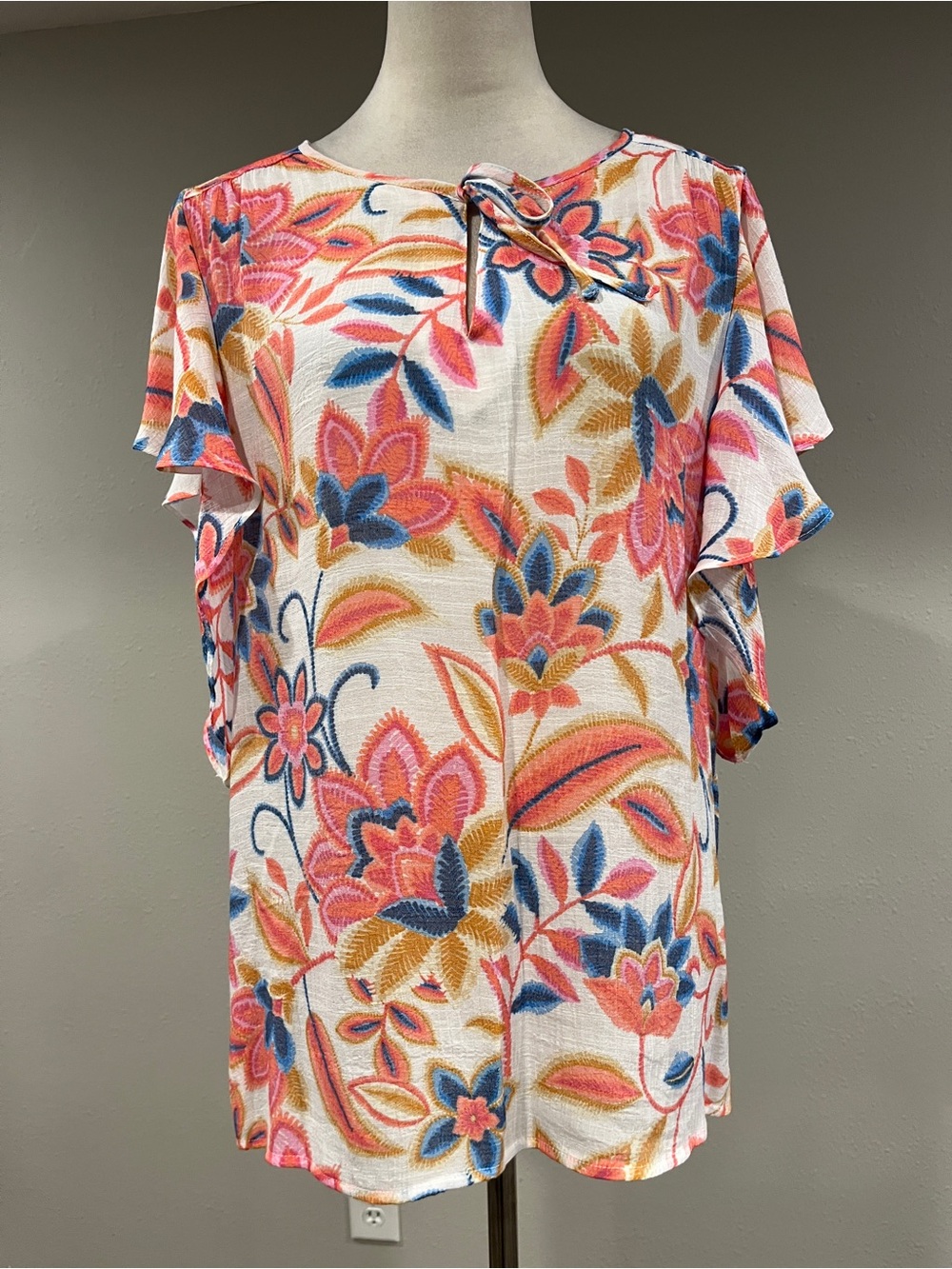 Floral Flutter Sleeve Dress size large